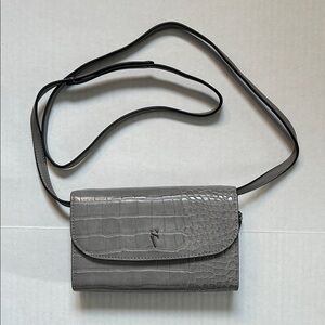 Simply Vera Vera Wang grey faux crocodile adjustable crossbody bag